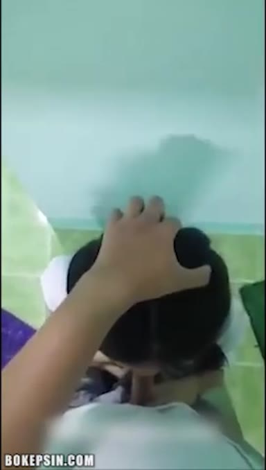 Background for Bocil SMP Diewe Paksa Marbot Di WC Mushola