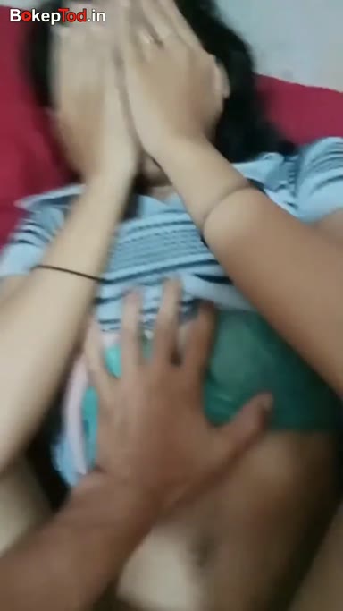 Background for Bocil SMP Masih Malu Malu Saat Diewe Kaka