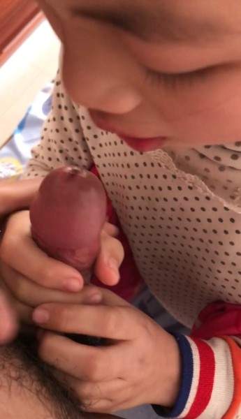 Background nonton video viral Bocil Chindo Seneng Banget Mau Diewe Ayah